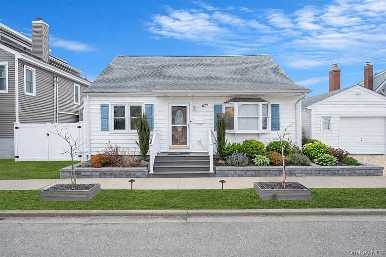677 S 9th Street