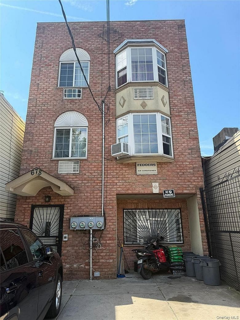 678 Rutland Road