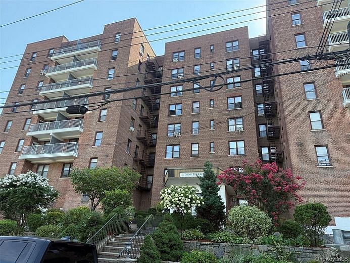 678 Warburton Avenue #4F