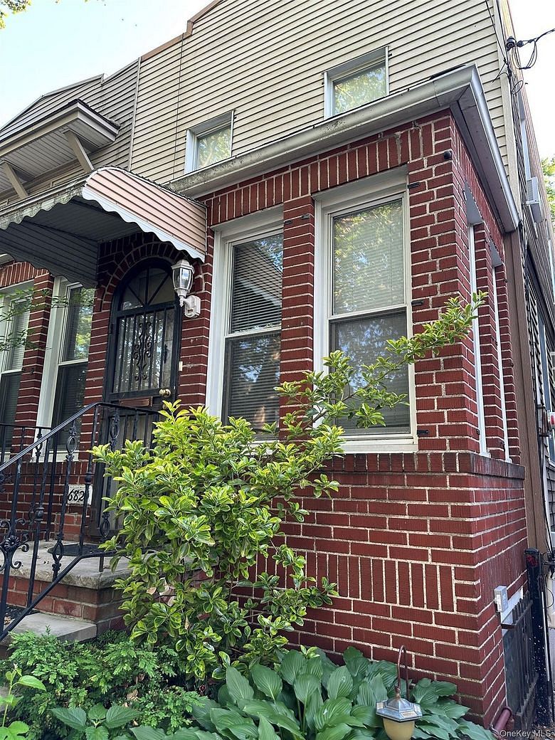 68-20 65 Street