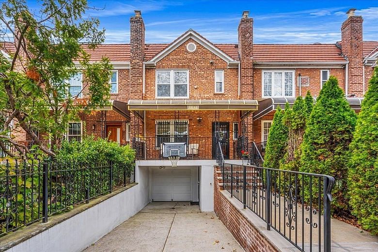 68-48 Juno Street #WholeBuil