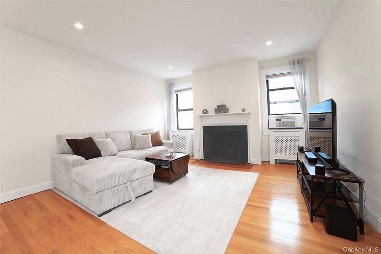 68 E Hartsdale Avenue #5E