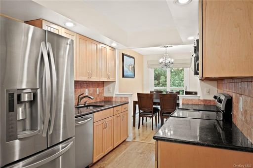 Image 1 of 21 for 300 High Point Drive #813 in Westchester, Hartsdale, NY, 10530