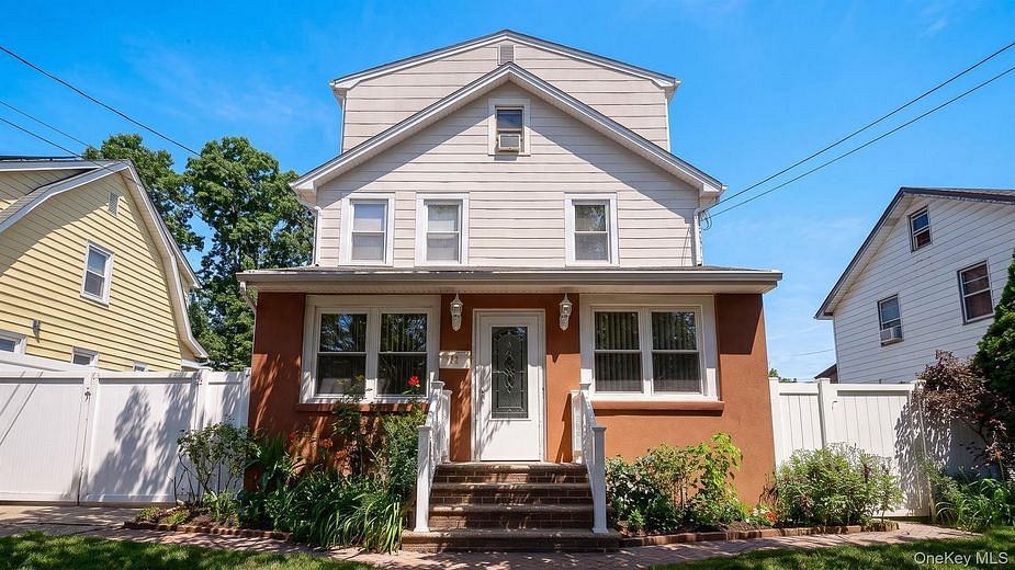 681 Stowe Avenue