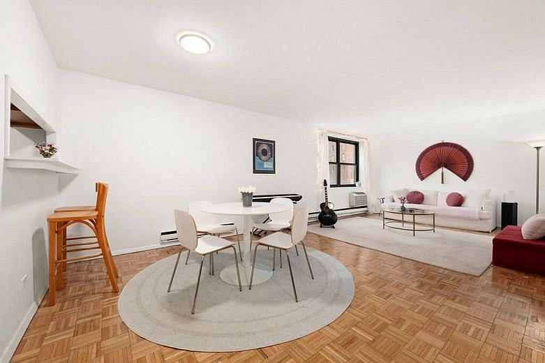 684 Washington Street #4B