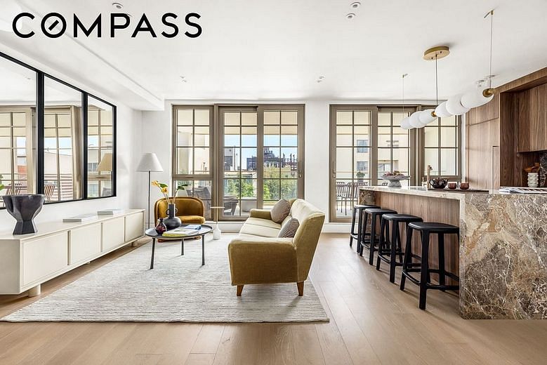 686 Leonard Street #2