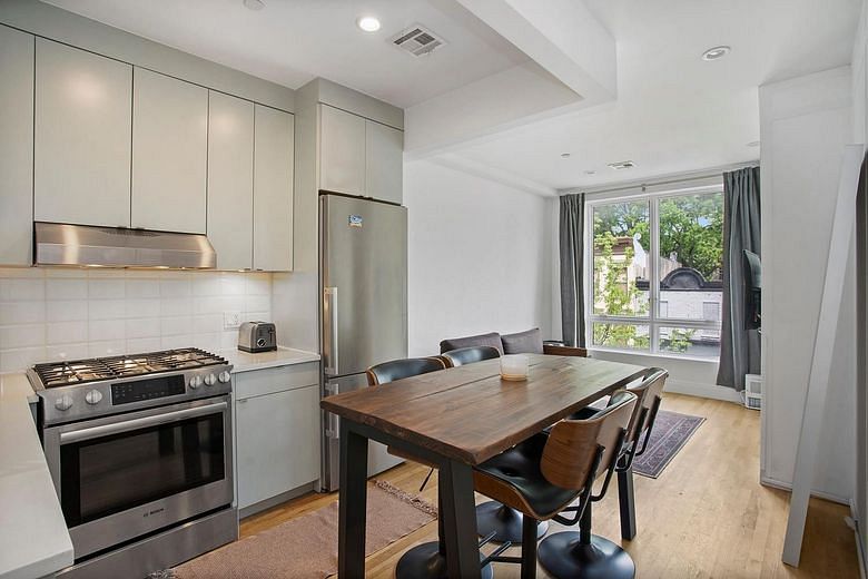 686 Macdonough Street #3A