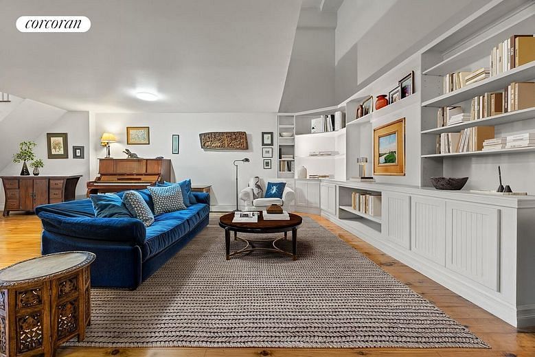 689 Myrtle Avenue #1I