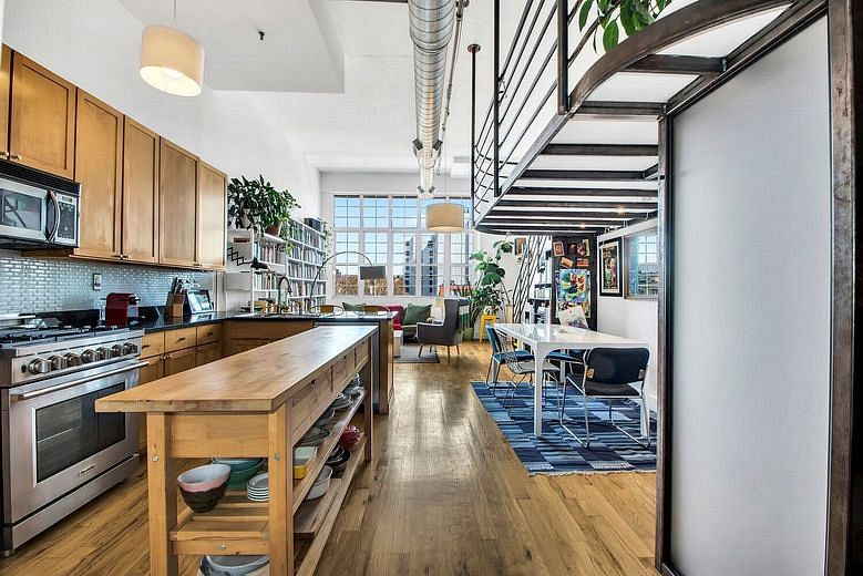 689 Myrtle Avenue #3B