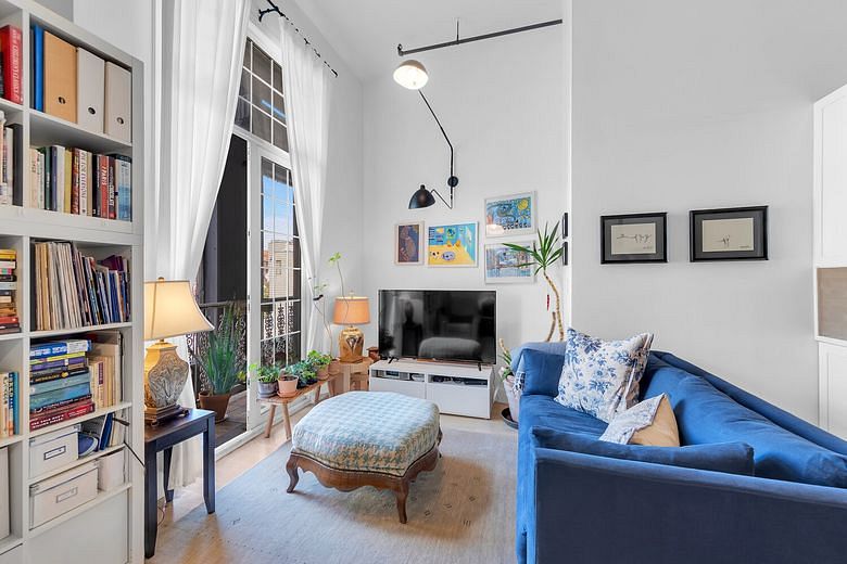689 Myrtle Avenue #3H