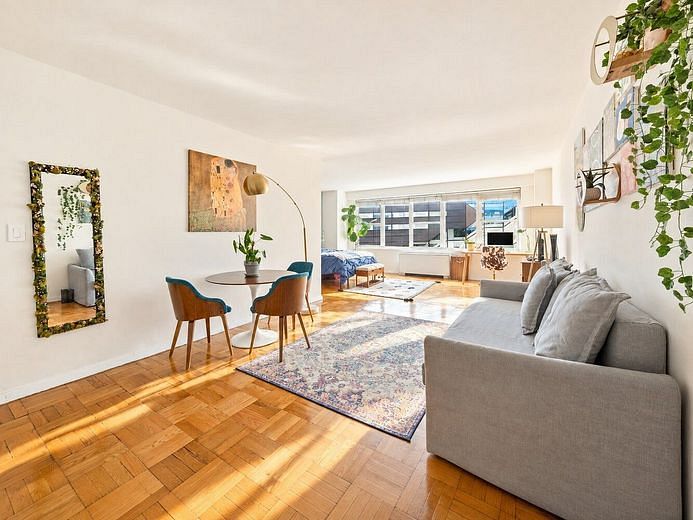 69 Fifth Avenue #6H