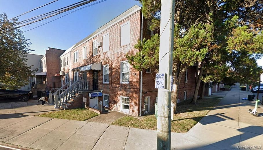 6906 Fresh Meadow Lane