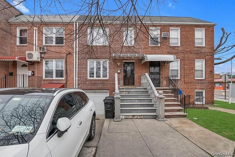 6906 Fresh Meadow Lane