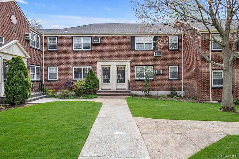 6939 213th Street #218