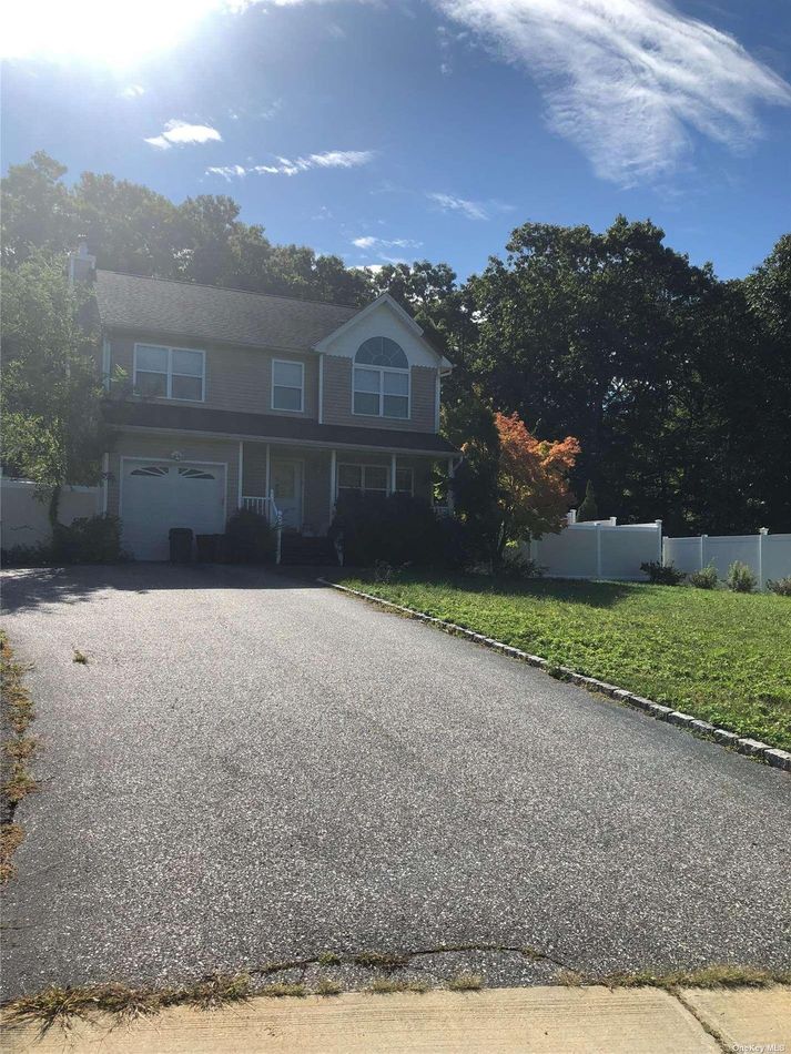 Image 1 of 10 for 20 Mill Lane in Long Island, Medford, NY, 11763