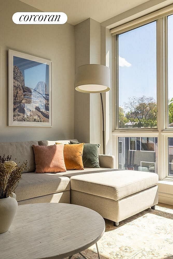 695 Sixth Avenue #3G