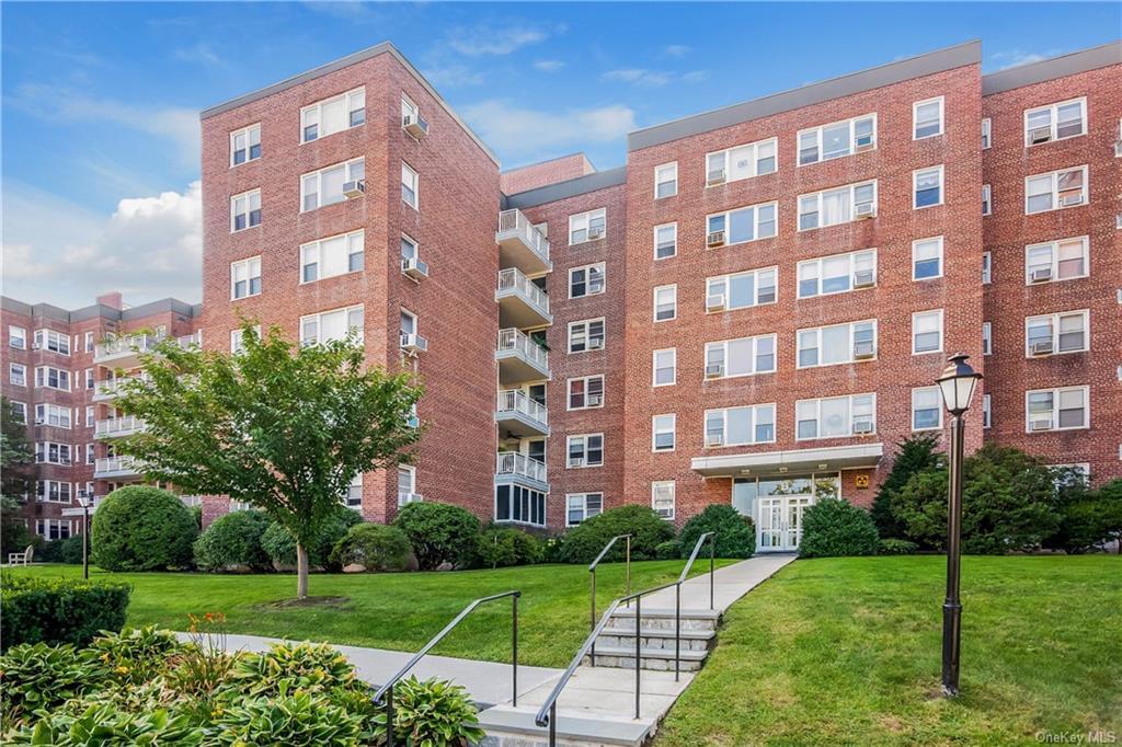 1255 North Avenue #B4O in Westchester, New Rochelle, NY 10804