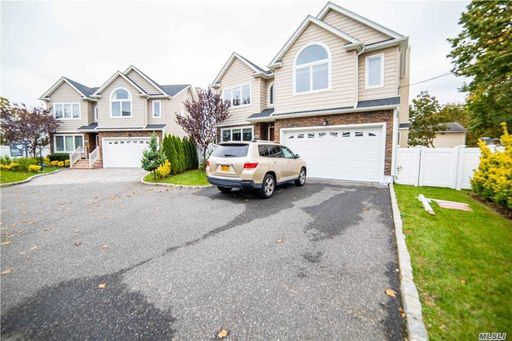 Image 1 of 32 for 397 Roslyn Place in Long Island, East Meadow, NY, 11554