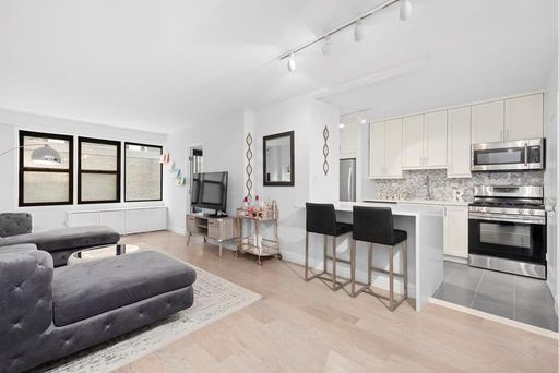 Image 1 of 8 for 220 East 54th Street #9E in Manhattan, New York, NY, 10022
