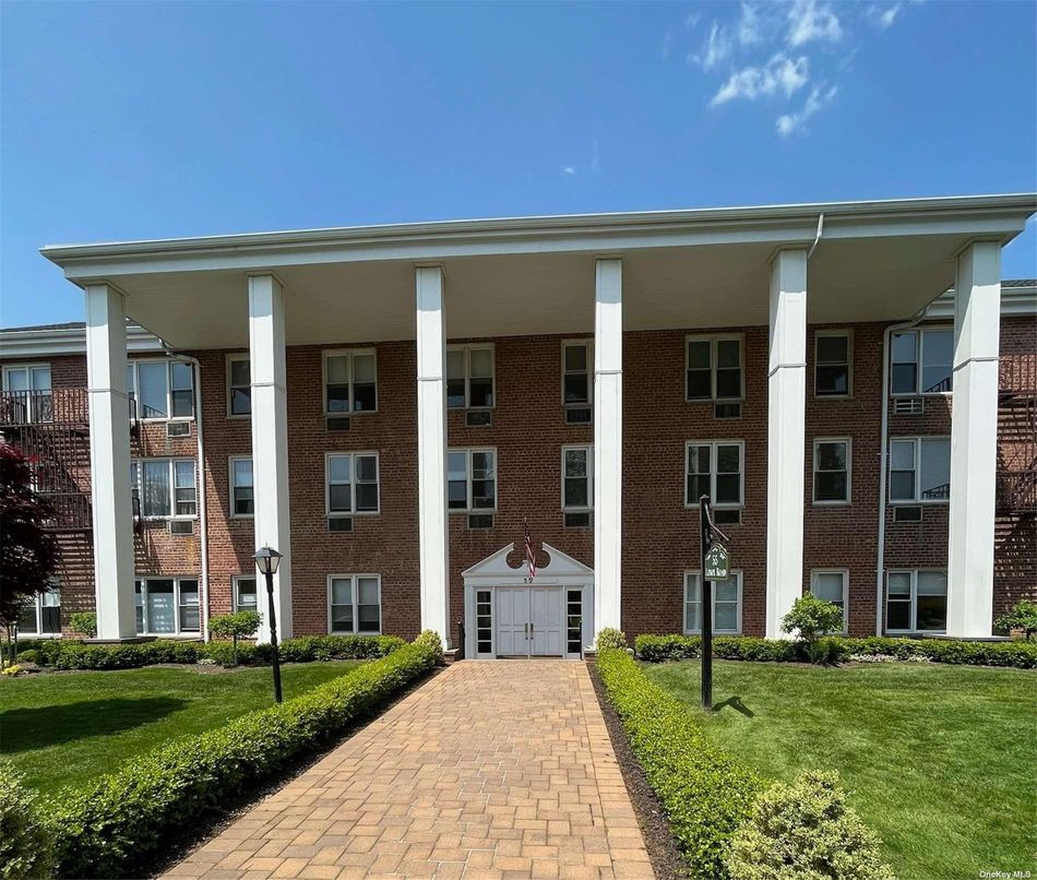 Image 1 of 25 for 55 Lenox Road #3U in Long Island, Rockville Centre, NY, 11570