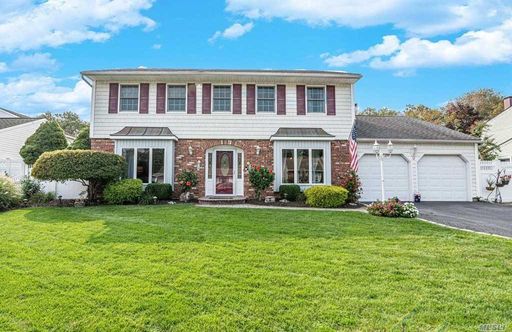 Image 1 of 36 for 12 Singingwood Drive in Long Island, Holbrook, NY, 11741