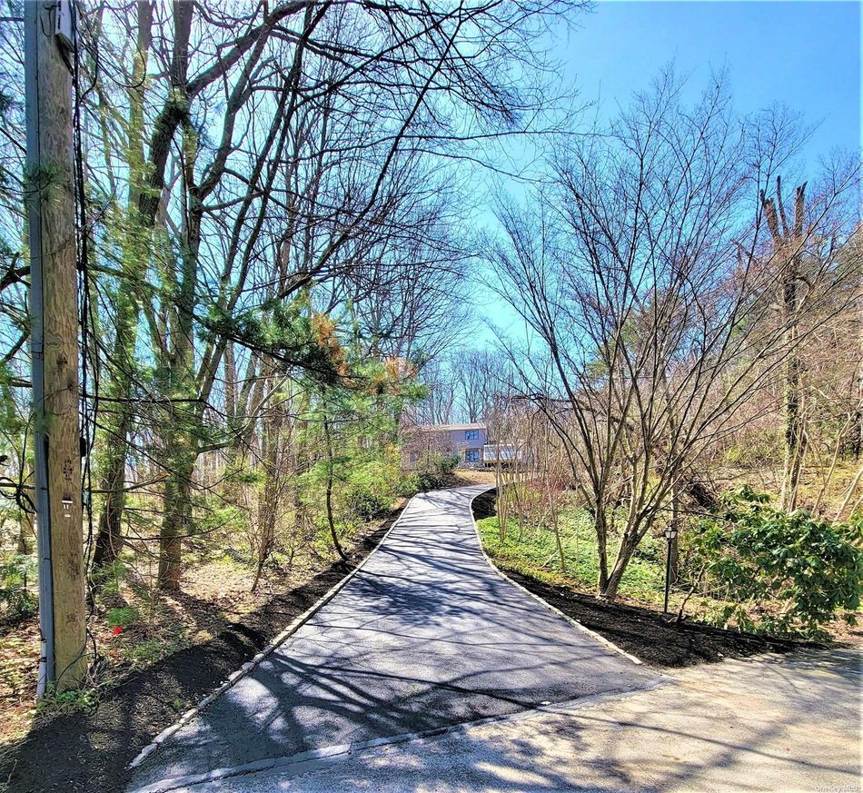 Image 1 of 27 for 17 Overbrook Drive in Long Island, Centerport, NY, 11721