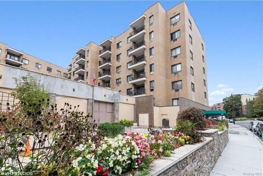 Image 1 of 20 for 100 E Hartsdale Avenue #2EW in Westchester, Hartsdale, NY, 10530