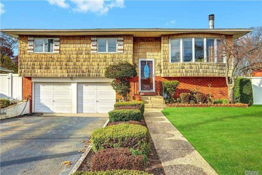 Image 1 of 23 for 141 Prairie Drive in Long Island, N. Babylon, NY, 11703
