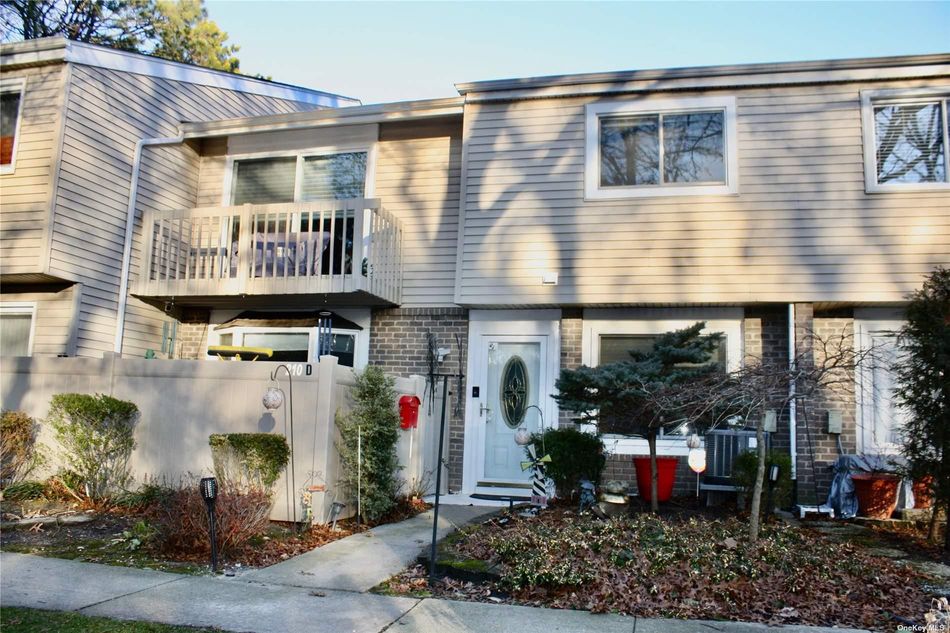 Image 1 of 6 for 210 Springmeadow Drive #D in Long Island, Holbrook, NY, 11741