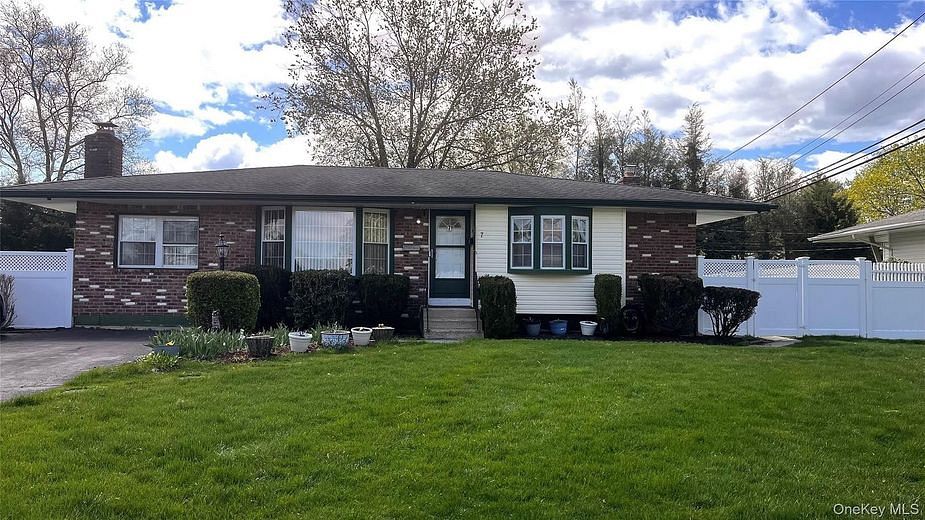 7 Applewood Road