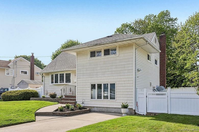 7 Bowden Drive