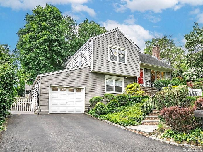 7 Cedar Lane