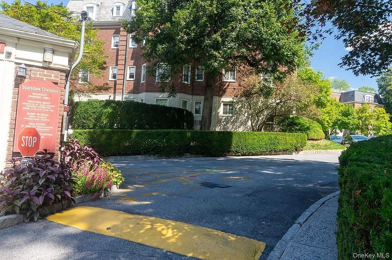 7 Chateaux Circle #7E