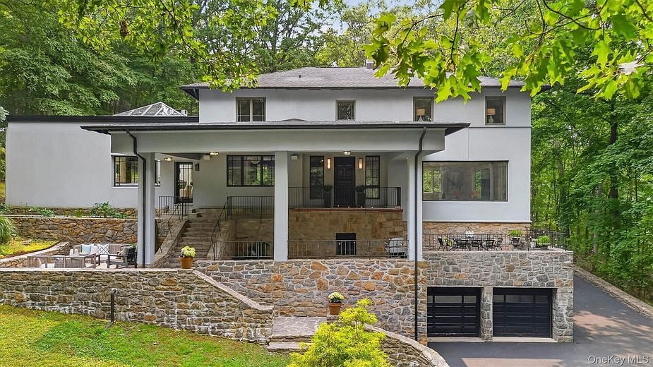 7 Cyrus Field Road