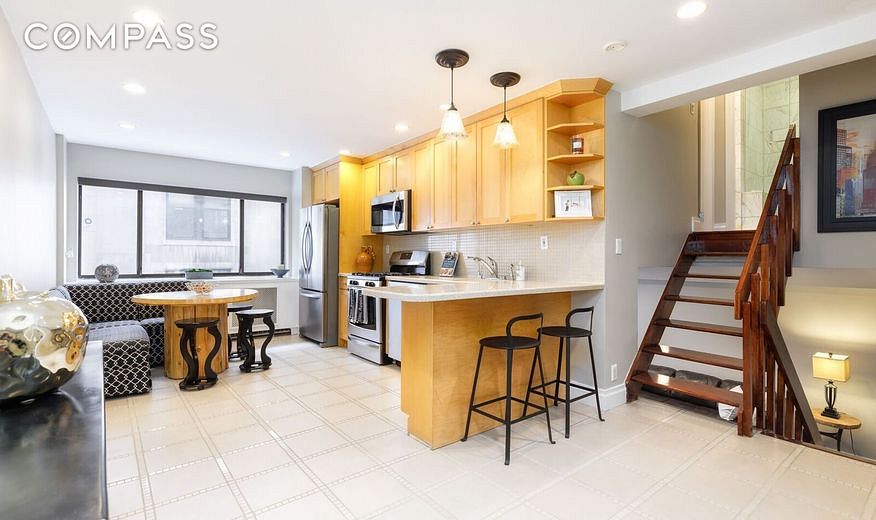 7 East 35th Street #10D