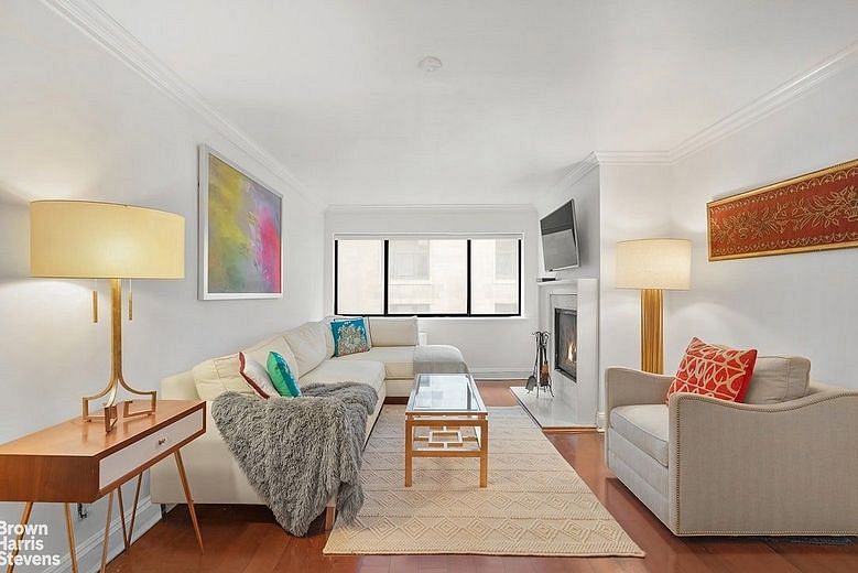 7 East 35th Street #10E