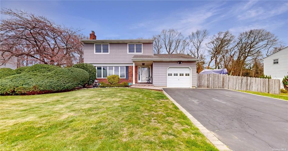 Image 1 of 33 for 7 Joyce Drive in Long Island, Hauppauge, NY, 11788