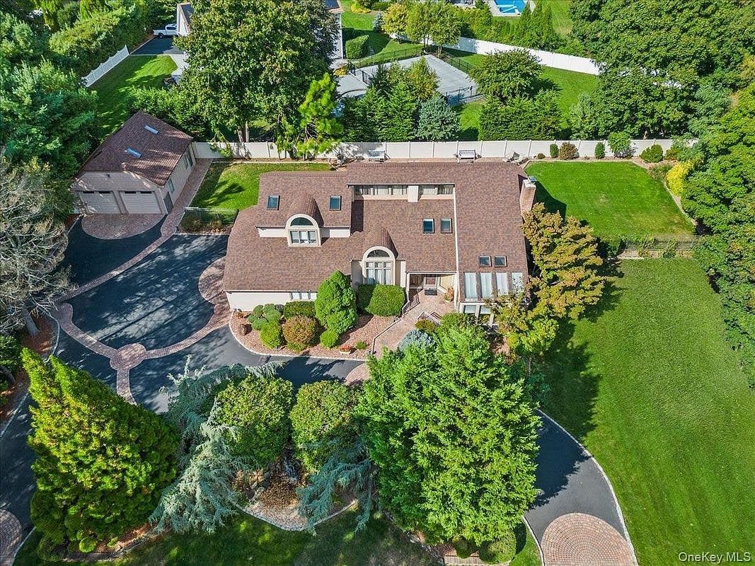 Image 1 of 38 for 7 Kent Court Bayport Court in Long Island, Islip, NY, 11705