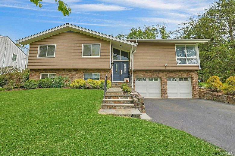 7 Lorenz Drive