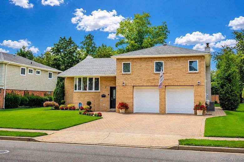 7 Monterey Drive