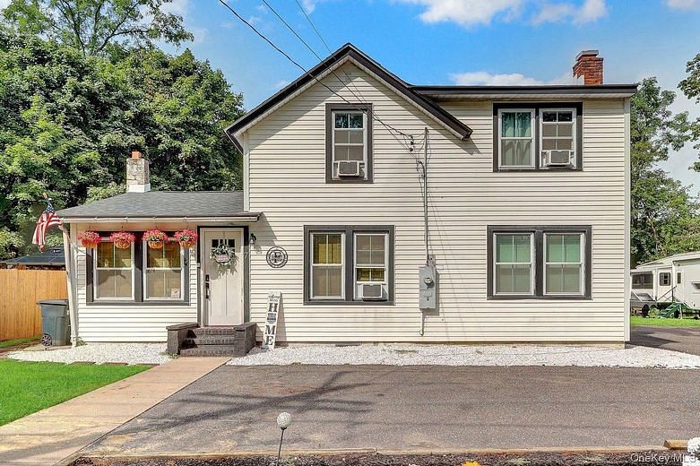 7 Mooney Pond Road