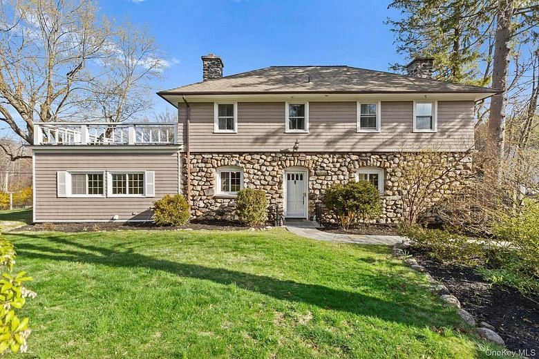 7 Rolling Hills Road