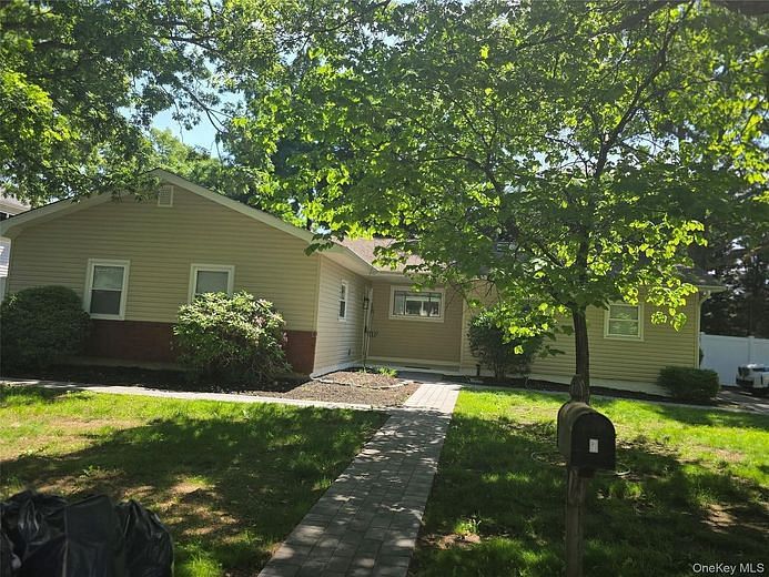 7 Roosevelt Avenue