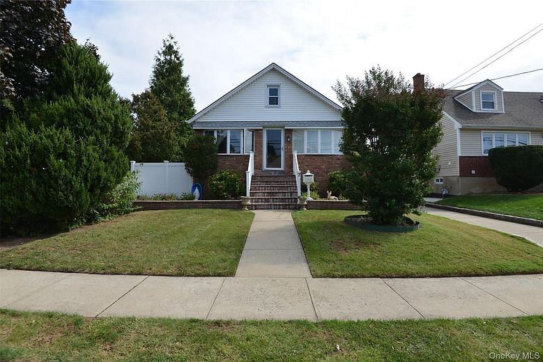 7 S Bay Avenue