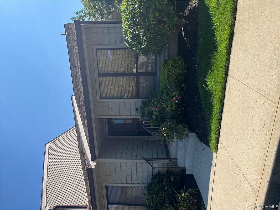 Image 1 of 40 for 7 Stanford Court in Long Island, Hempstead, NY, 11793