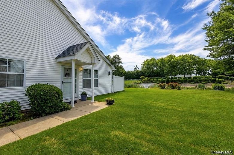 7 Summerfield Lane S #7