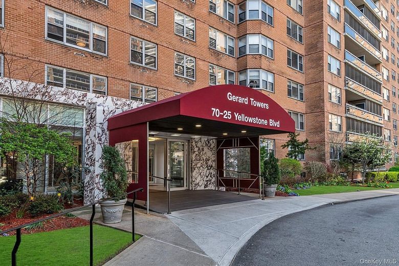 70-25 Yellowstone Boulevard #18K