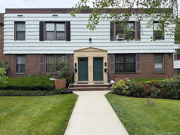 70-47A Park Drive E