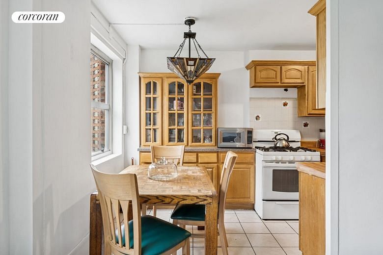 70 La Salle Street #8B