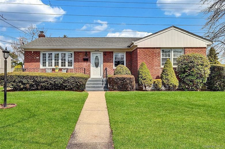 70 Martin Road N